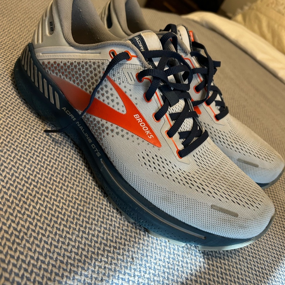 Worn twice! Brooks Adrenaline GTS